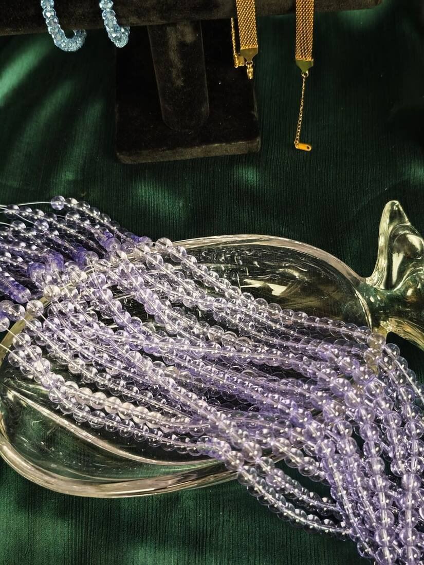 Lavender Holographic Beads