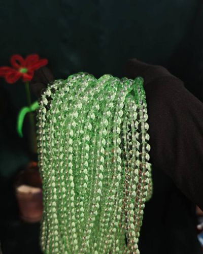 Green Holographic Beads