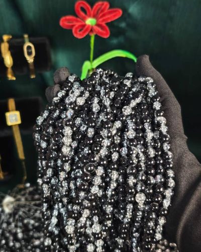 8 mm Crack Black Beads