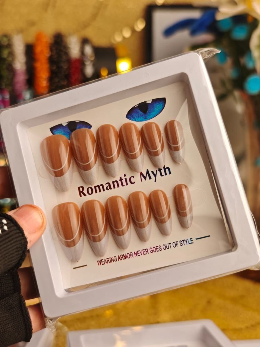 Romantic Myth Press-On Nails