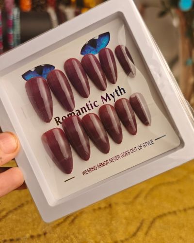 Romantic Myth Press-On Nails