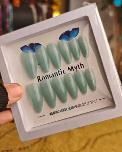 Romantic Myth Press-On Nails
