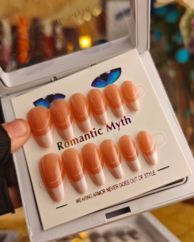 Romantic Myth Press-On Nails