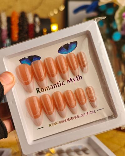 Romantic Myth Press-On Nails