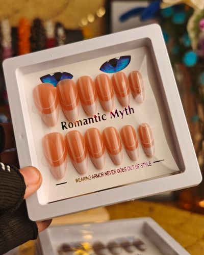Romantic Myth Press-On Nails