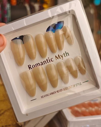 Romantic Myth Press-On Nails