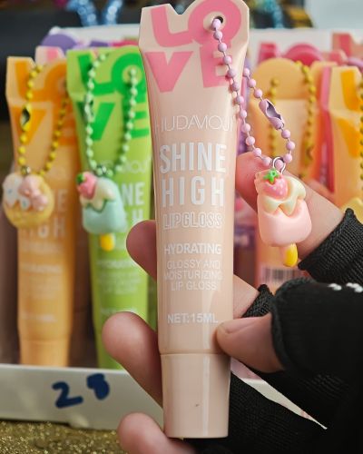Huda Moji Lipglass Shine Tube