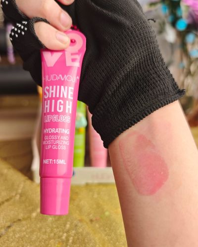 Huda Moji Lipglass Shine Tube