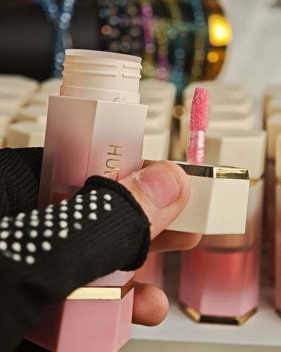 Huda Moji 2in1 Blush + Highlighter