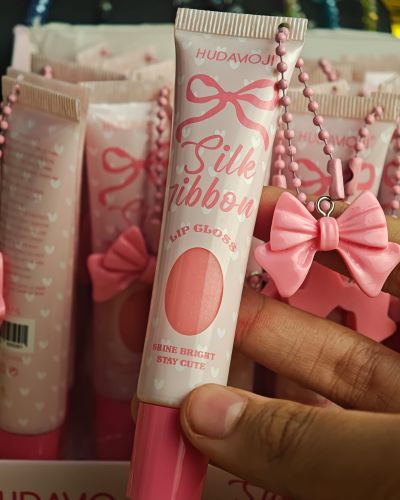 Huda Moji Silk Ribbon Gloss Tube