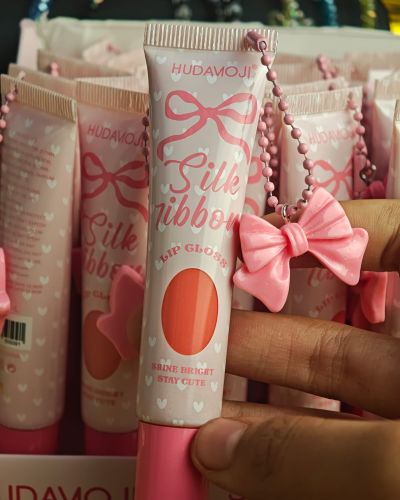 Huda Moji Silk Ribbon Gloss Tube