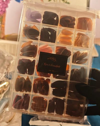 370 Nails Box