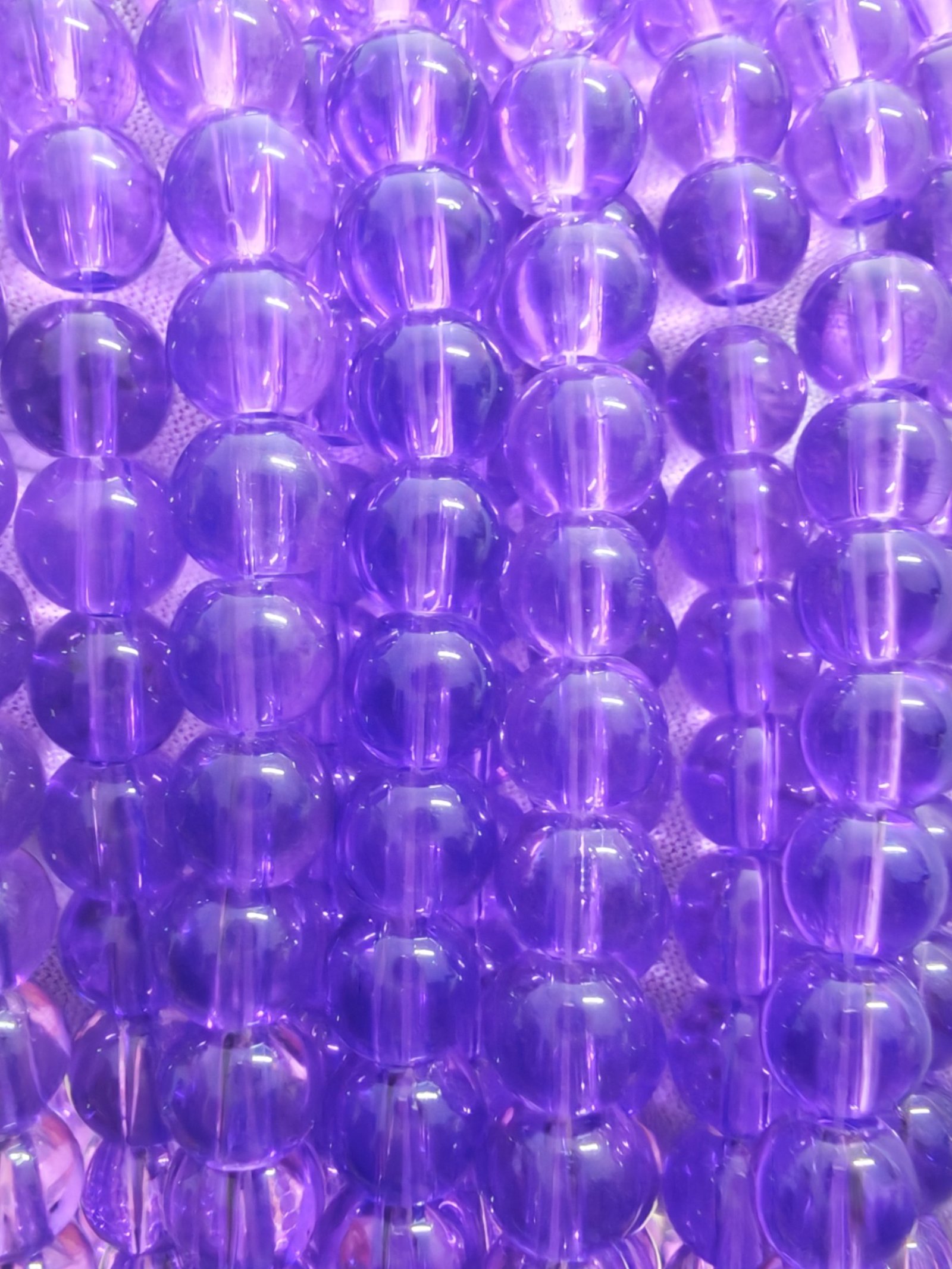 8 mm Light Purple Holographic Beads