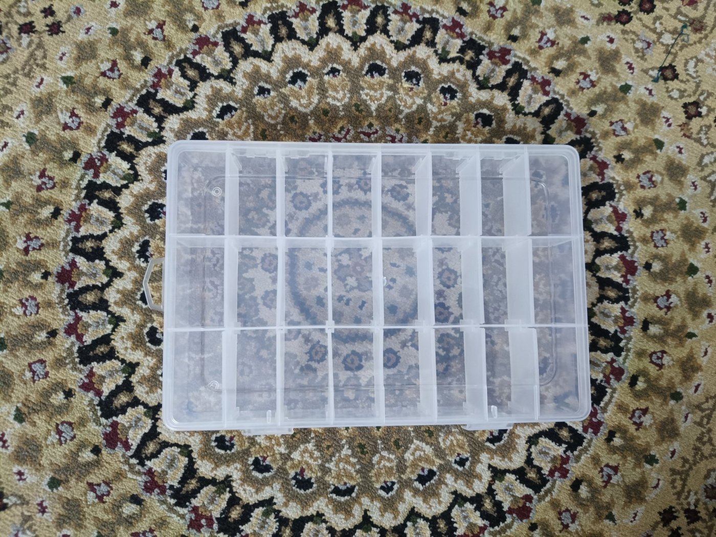 24 Grid Adjustable Storage Box