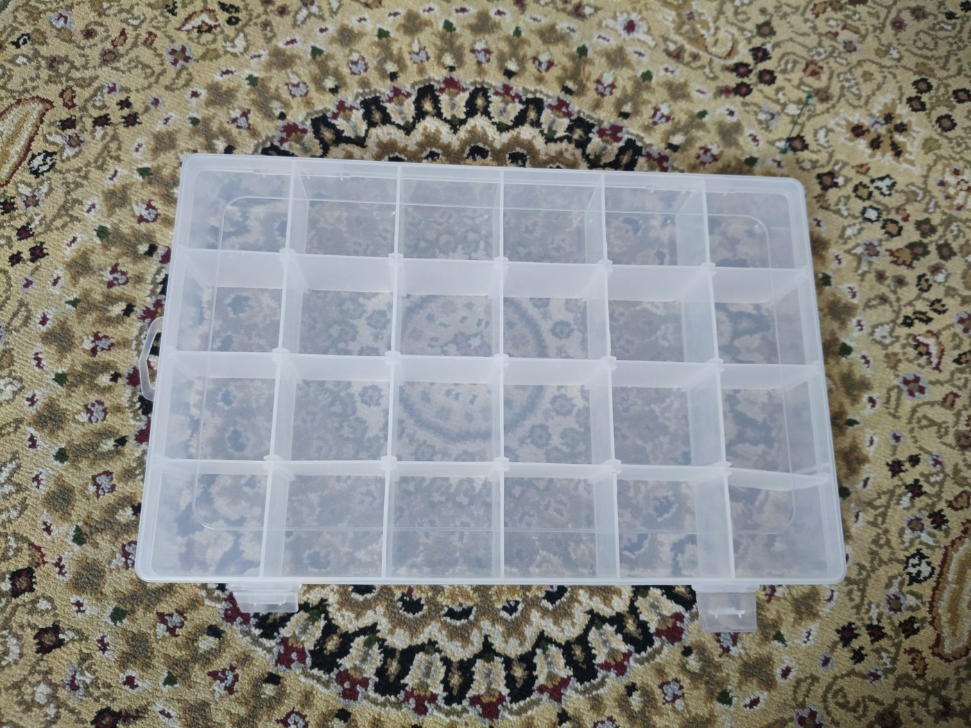 24 Grid Large Storage Box