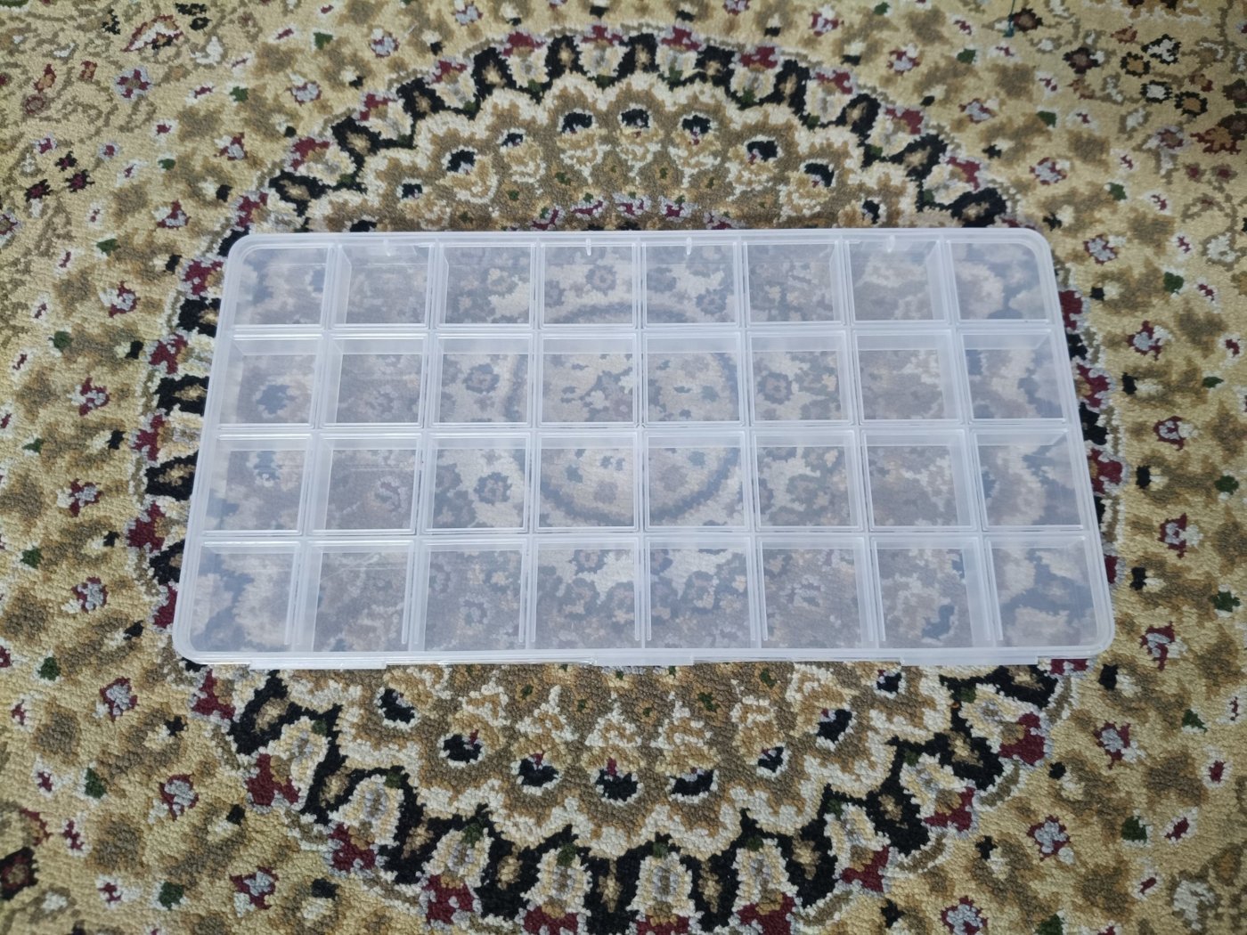 32 Grid Large Storage Box