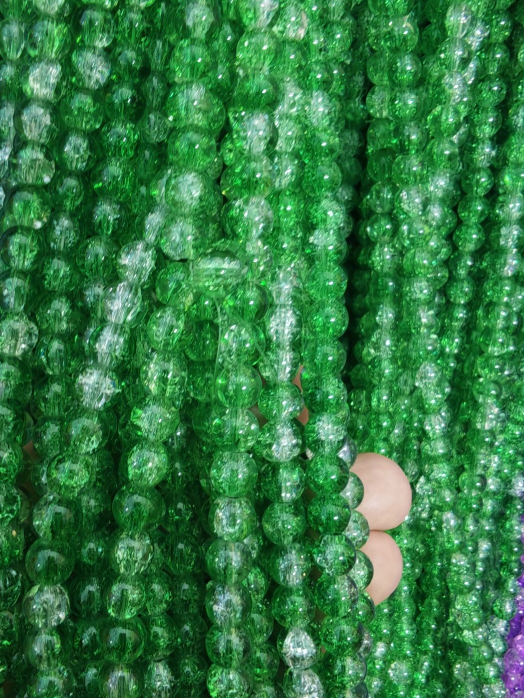 8 mm Crack Green & White Beads